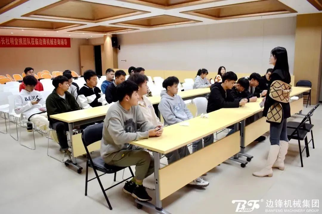 青春正當(dāng)時(shí)！飛鷹班座談會(huì)圓滿(mǎn)舉行